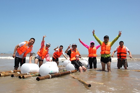 拓展培訓(xùn)項(xiàng)目扎筏泅渡