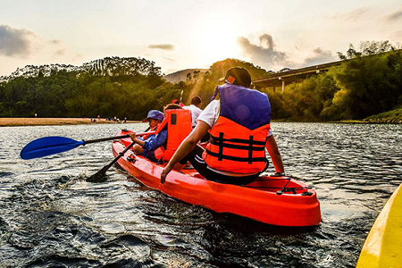 拓展訓(xùn)練項(xiàng)目水上皮劃艇